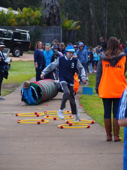 Aidan and Claudia completing the obstacle course.