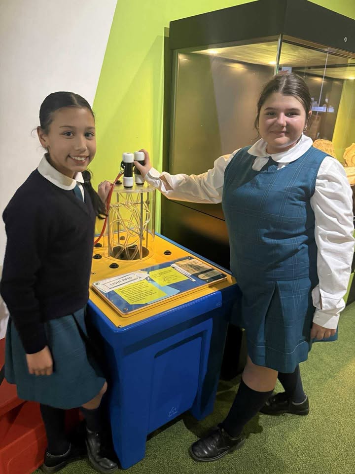 644505044136076_1354731349780105-1